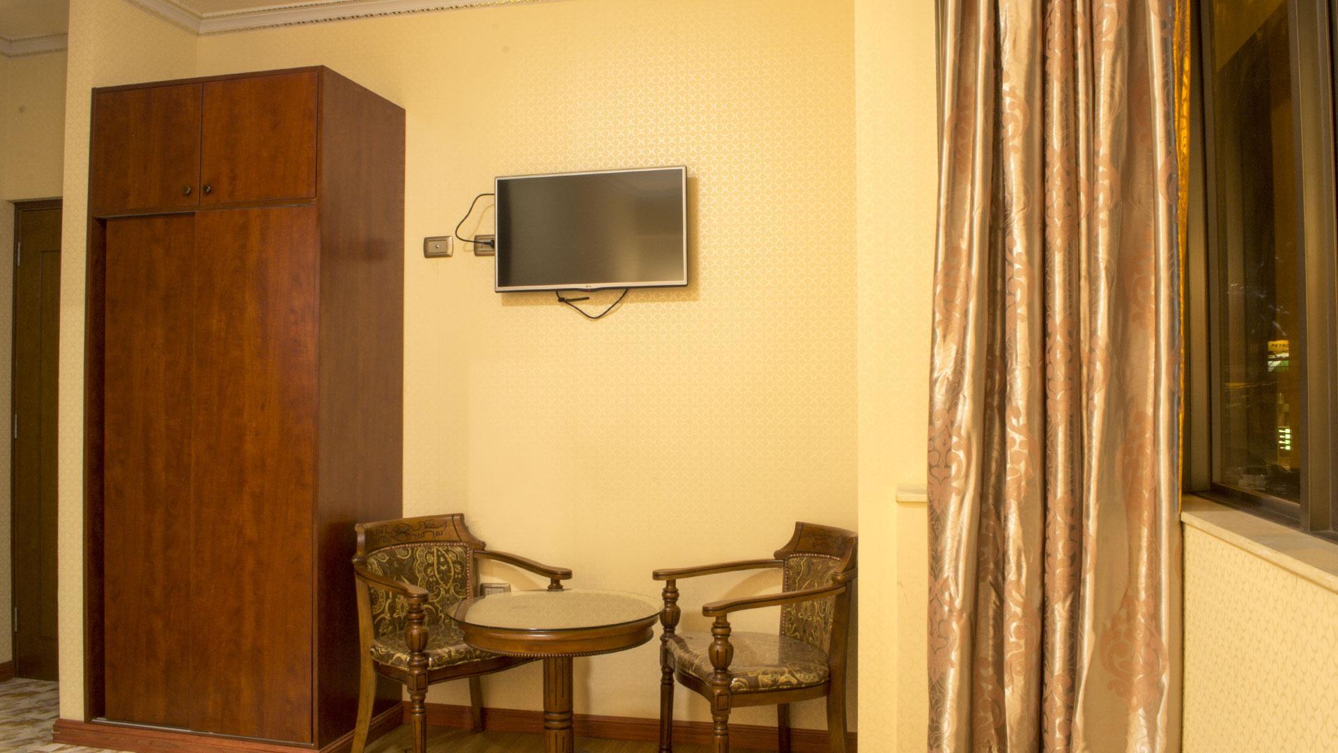 Hotel Pekin إكيكي المظهر الخارجي الصورة