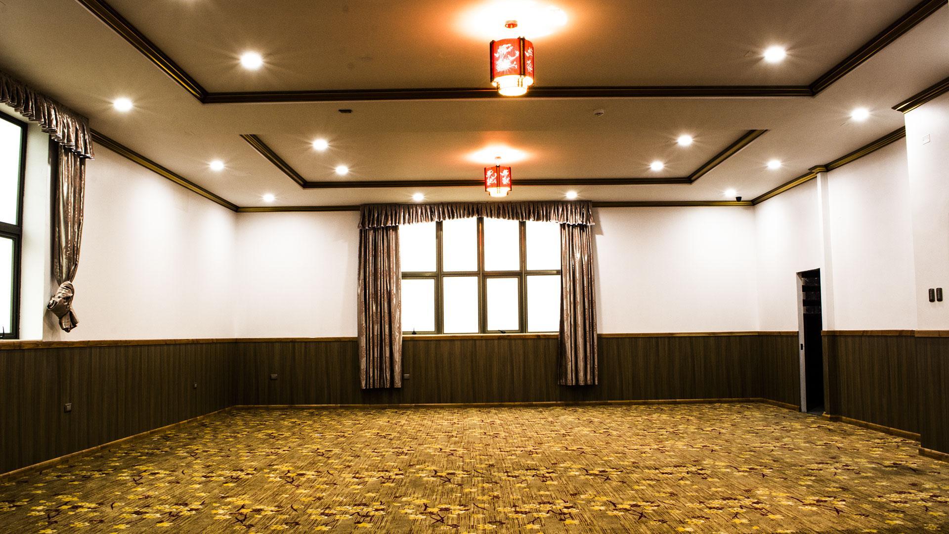 Hotel Pekin إكيكي المظهر الخارجي الصورة