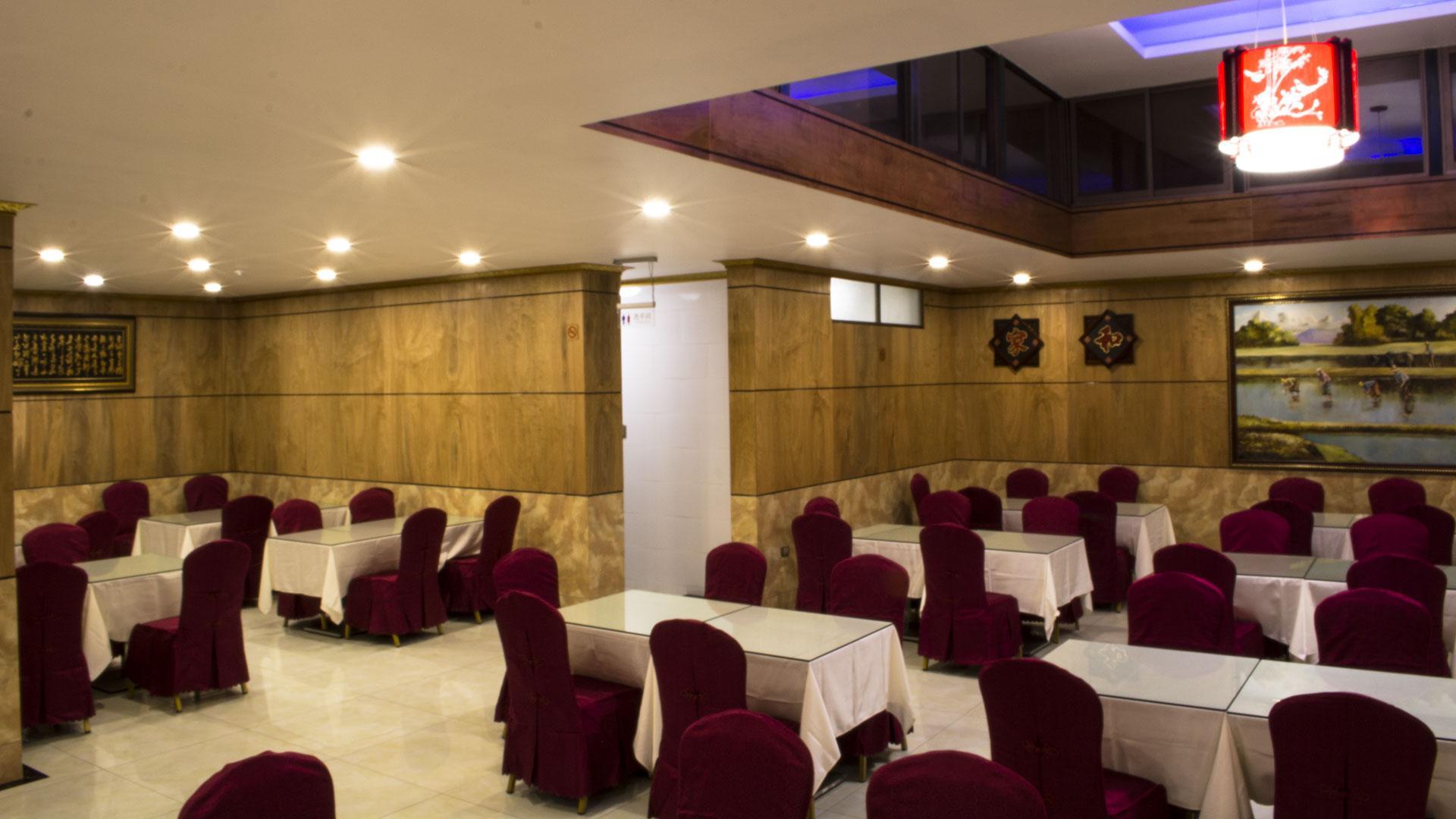 Hotel Pekin إكيكي المظهر الخارجي الصورة