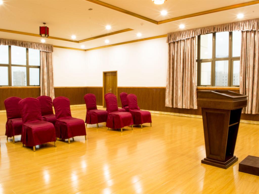 Hotel Pekin إكيكي المظهر الخارجي الصورة
