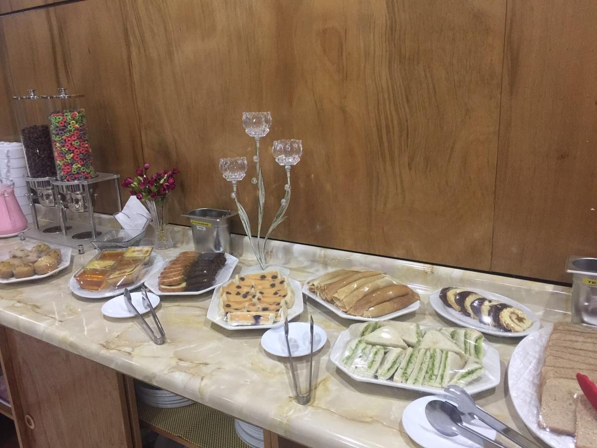 Hotel Pekin إكيكي المظهر الخارجي الصورة