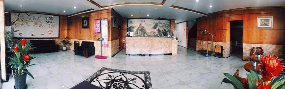 Hotel Pekin إكيكي المظهر الخارجي الصورة