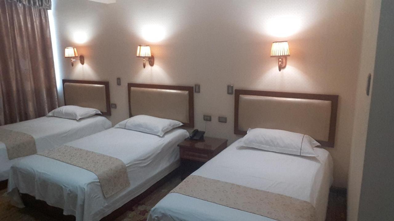 Hotel Pekin إكيكي المظهر الخارجي الصورة