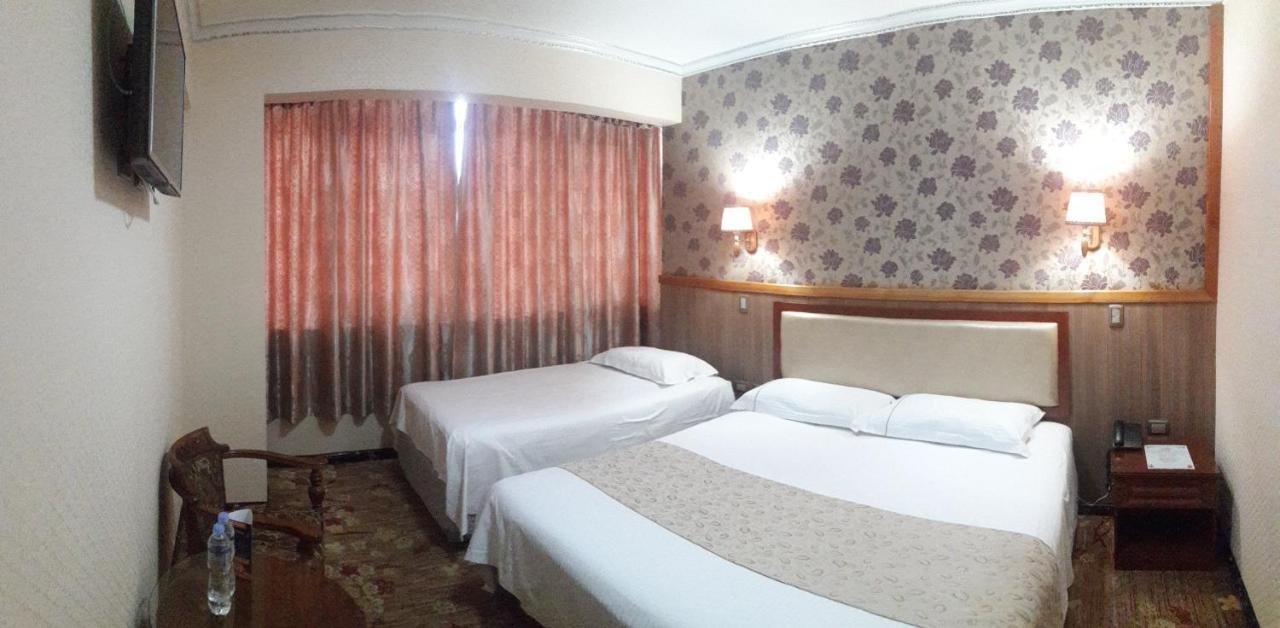 Hotel Pekin إكيكي المظهر الخارجي الصورة